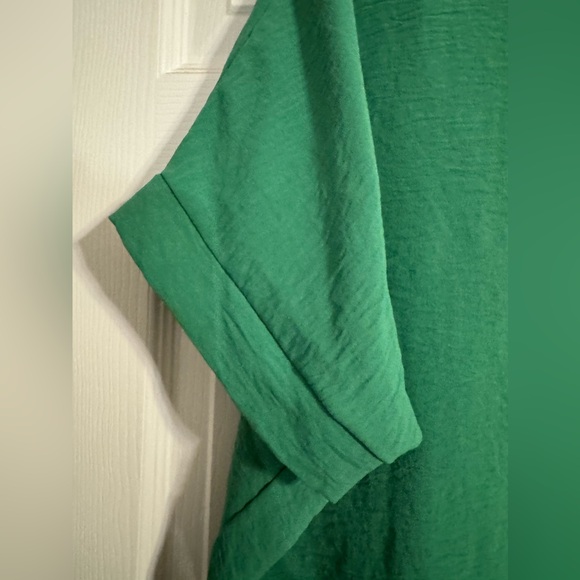 JODIFI Women’s Green Shirt ~ Size Small but oversized L/XL fit - Picture 5 of 8